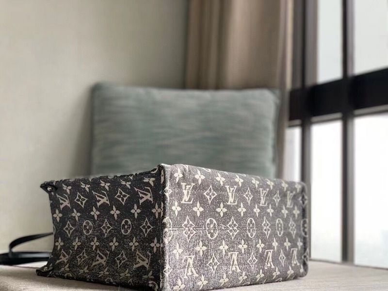 Alice Bags- Louis Vuittons  - 16022