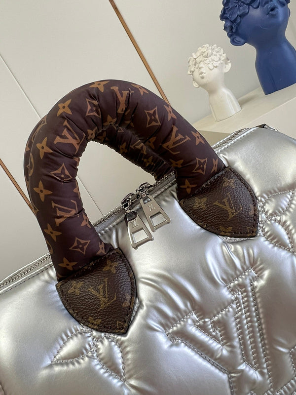 Alice Bags- Louis Vuittons  - 16103