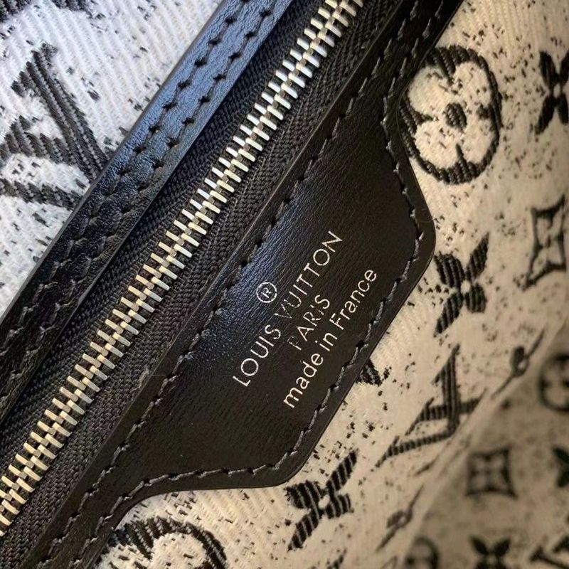 Alice Bags- Louis Vuittons  - 15966