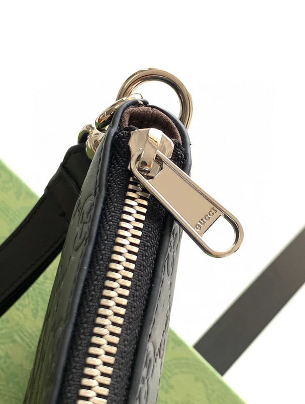 Gucci   Luxury Bags  1152