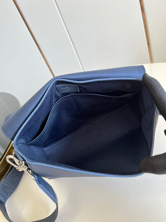 Alice Bags- Louis Vuittons  - 16128