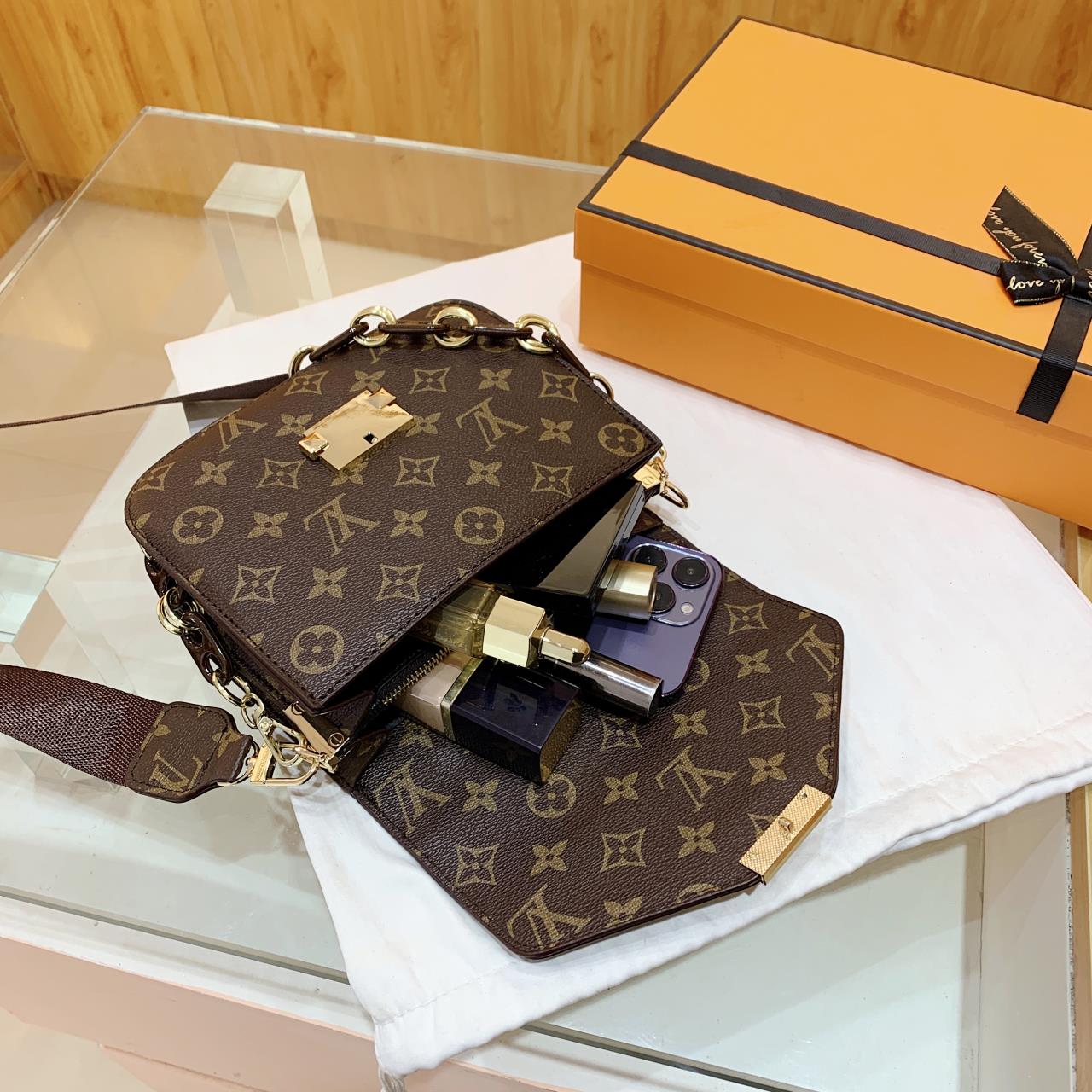 Louis Vuitton Handbag