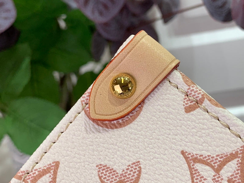 Alice Bags- Louis Vuittons  - 16380