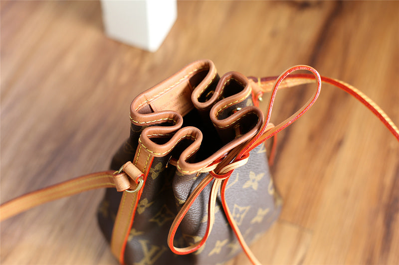Alice bags - Louis Vuittons  - 9390