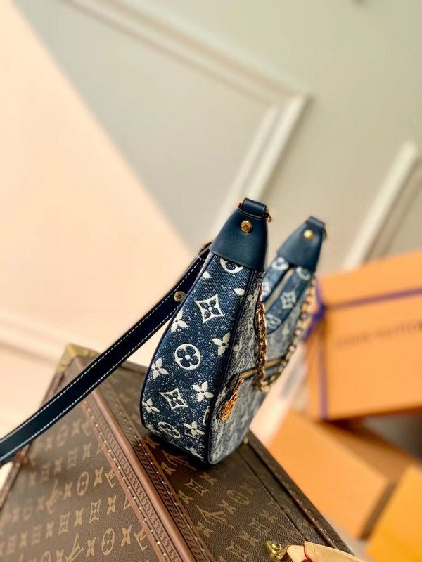 Alice Bags- Louis Vuittons  - 16610
