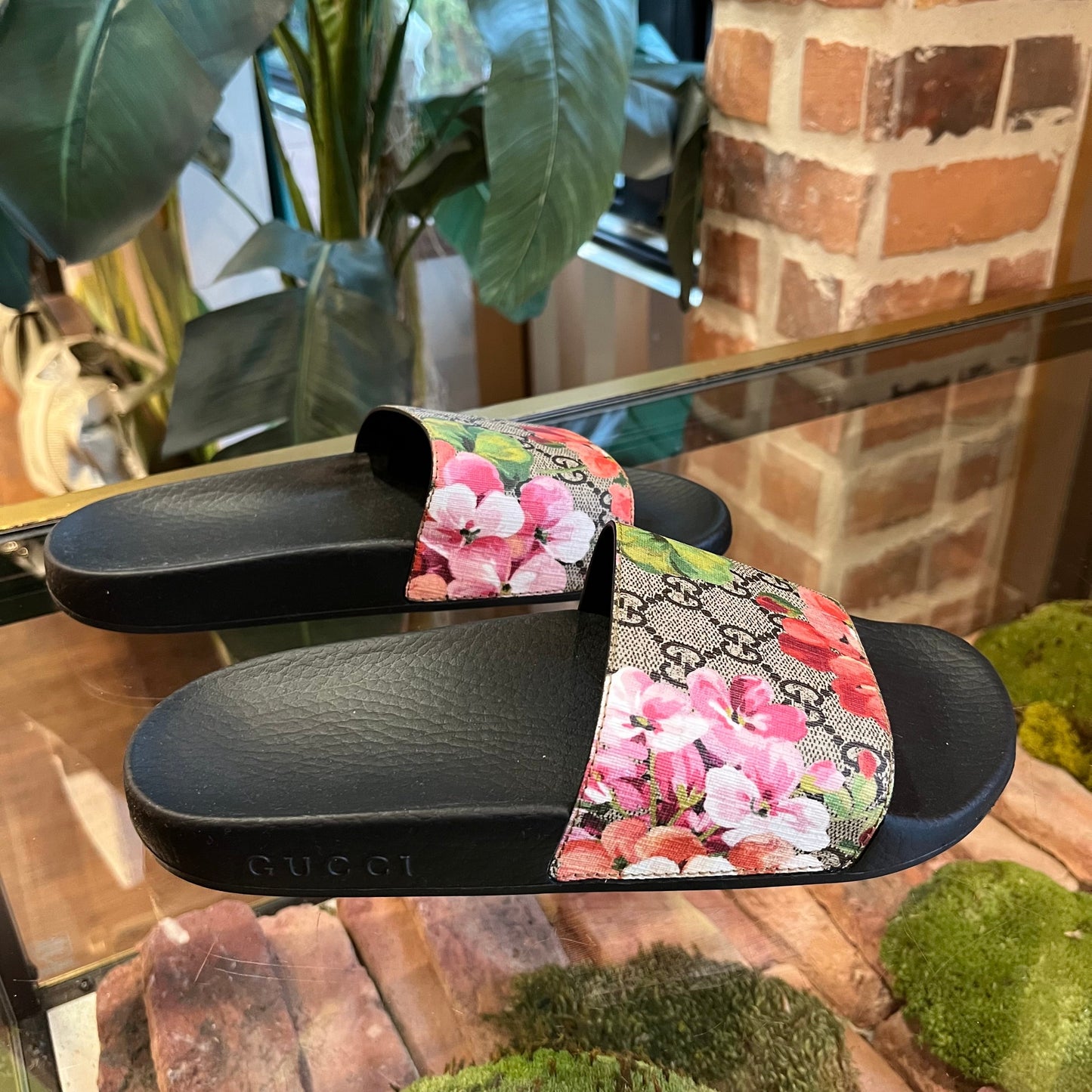 GUCCI Blooms Rubber Slides SZ 37