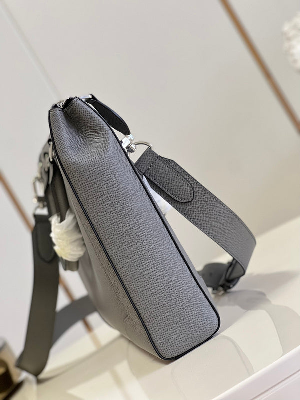 Alice Bags- Louis Vuittons  - 16102