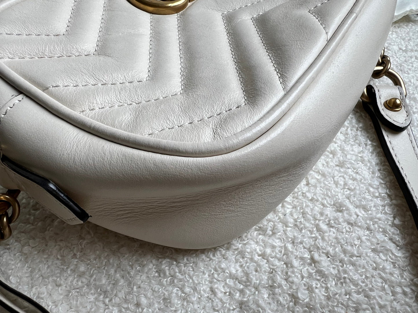 Gucci GG White Marmont Mini Shoulder Bag (RRP £1,160)