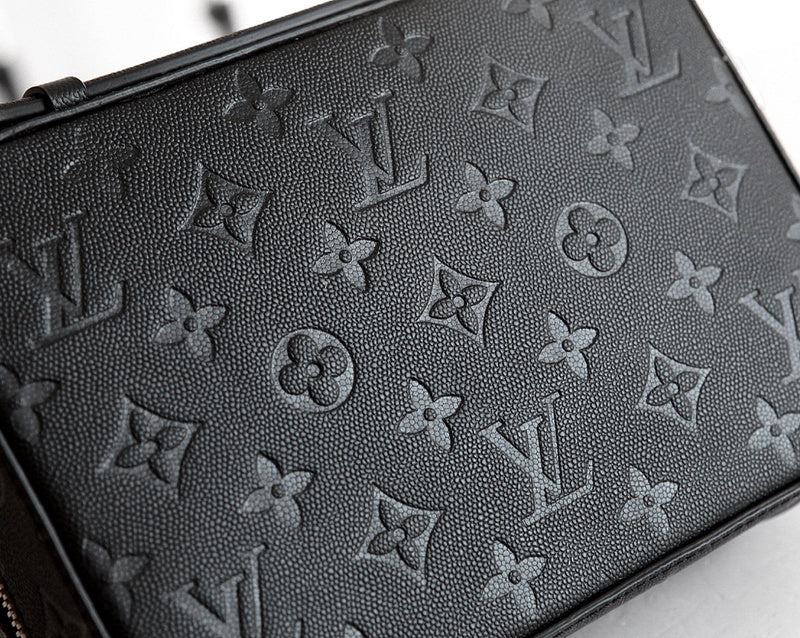 Alice Bags- Louis Vuittons  - 16047