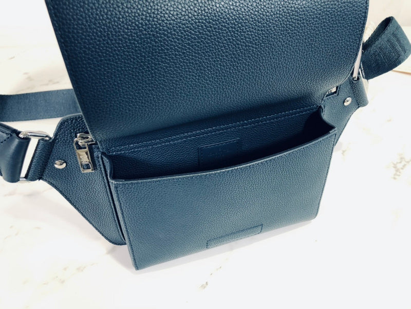 Alice Bags- Louis Vuittons  - 16013