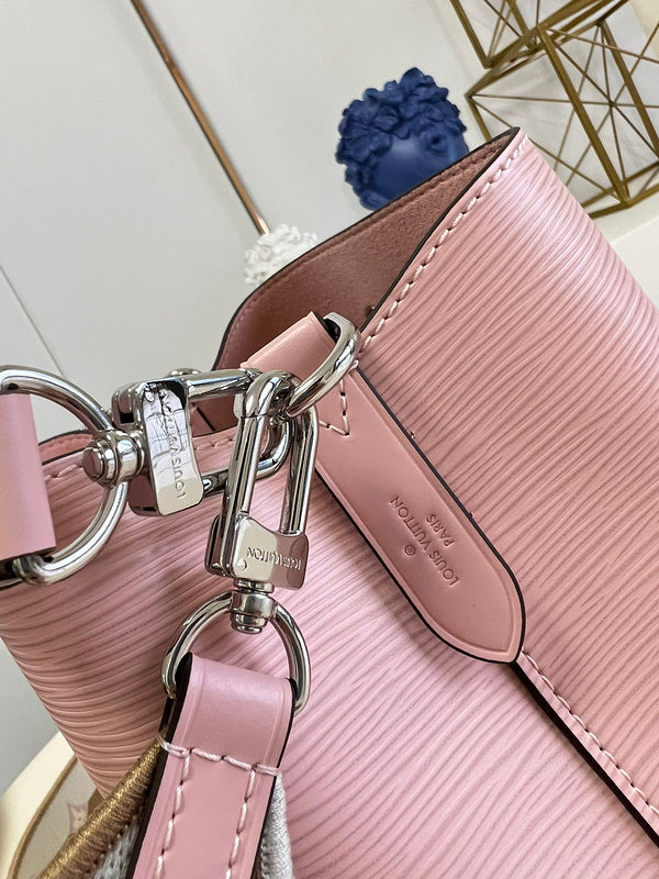 Alice Bags- Louis Vuittons  - 16462