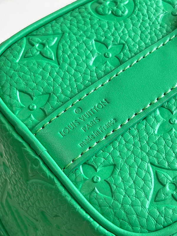 Alice Bags- Louis Vuittons  - 16422