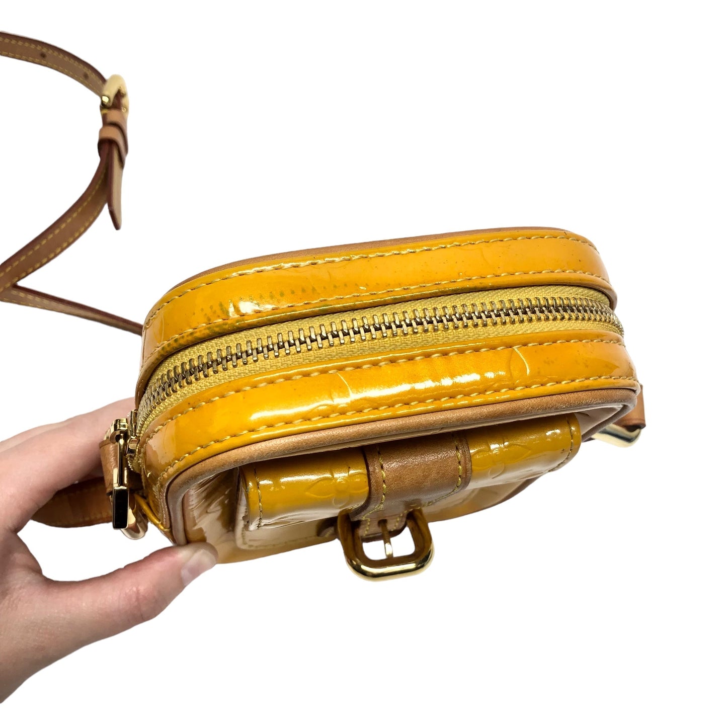 Crossbody Luxury Designer By Louis Vuitton  Size: Small