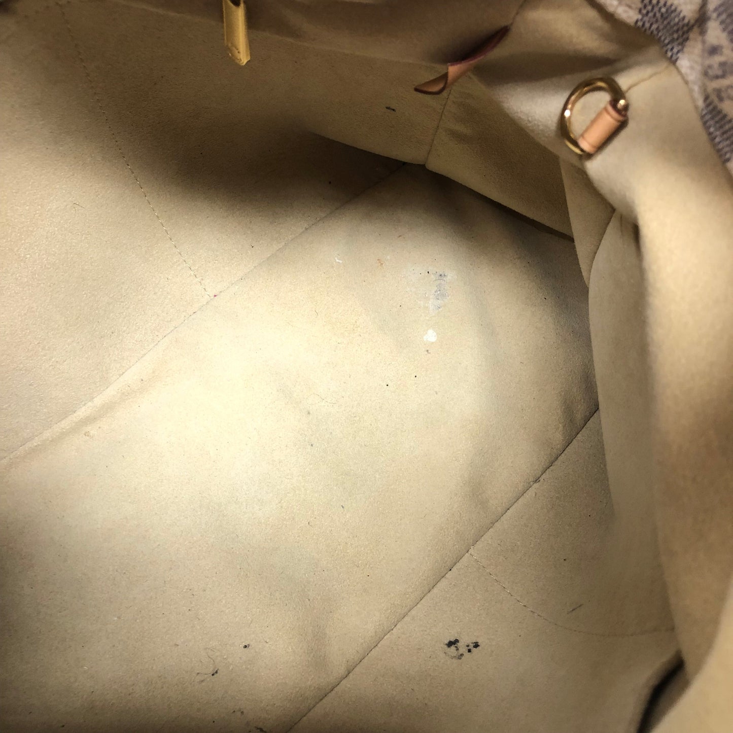 HandBag Luxury Designer Louis Vuitton, Size Medium