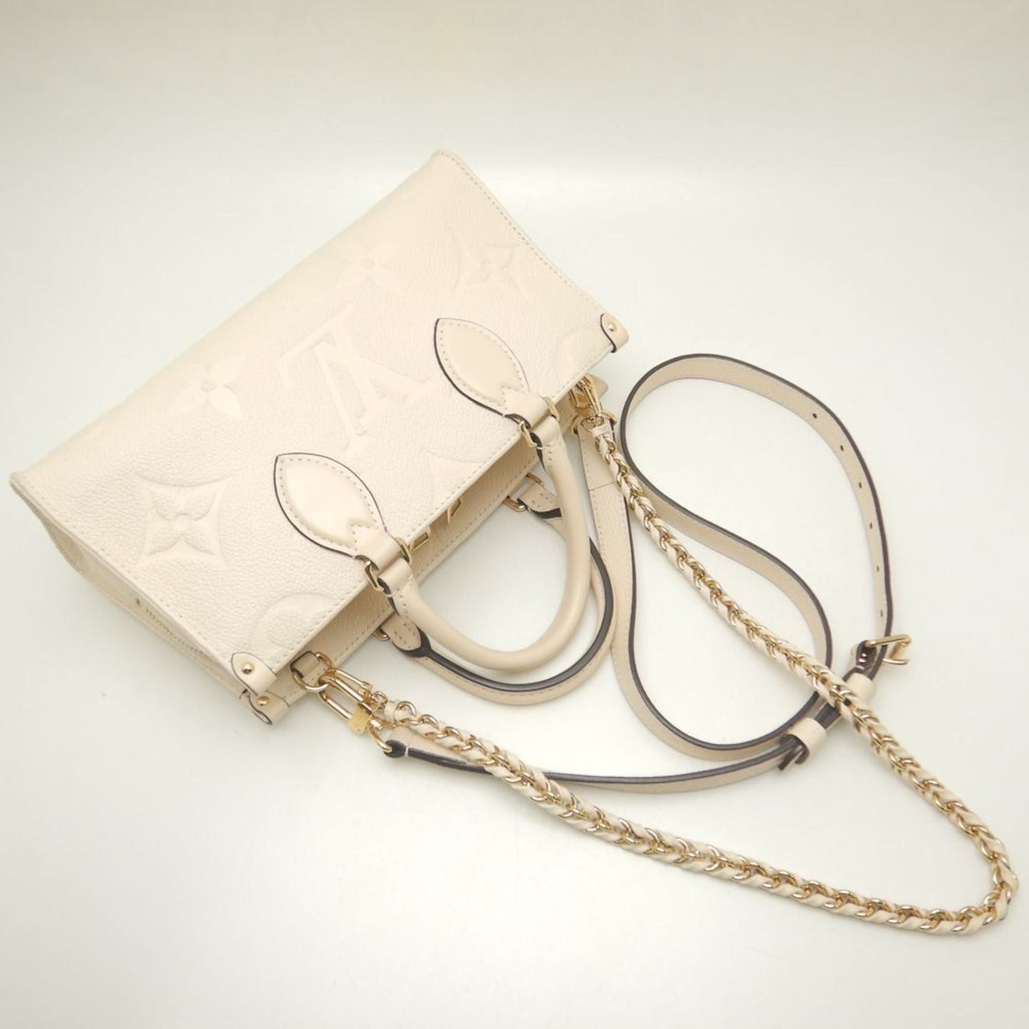 Louis Vuitton  ivory Leather Handbag