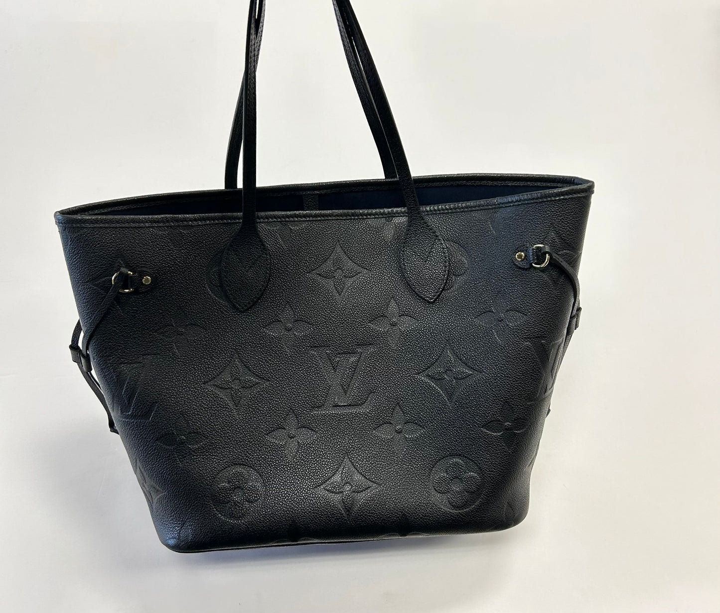 Handbag Luxury Designer By Louis Vuitton  Size: Large