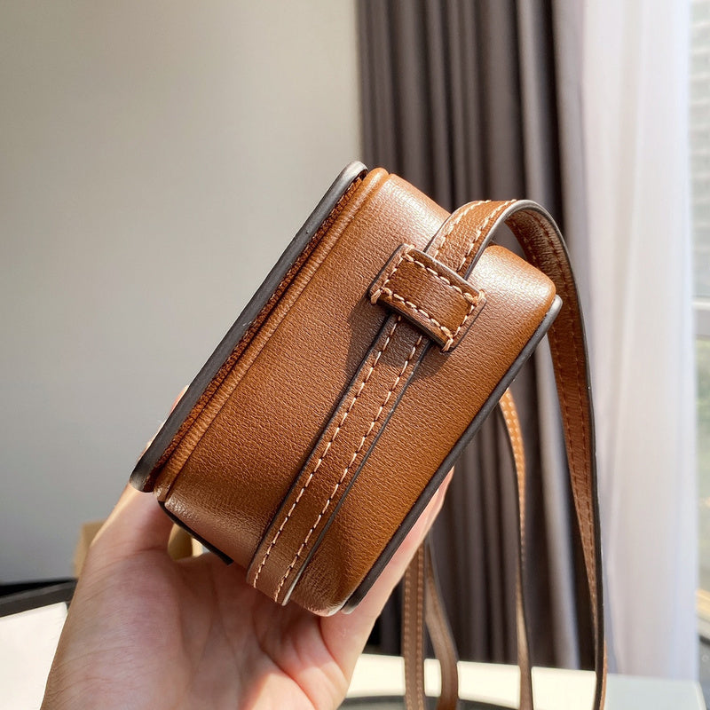 Gucci   Luxury Bags  1376