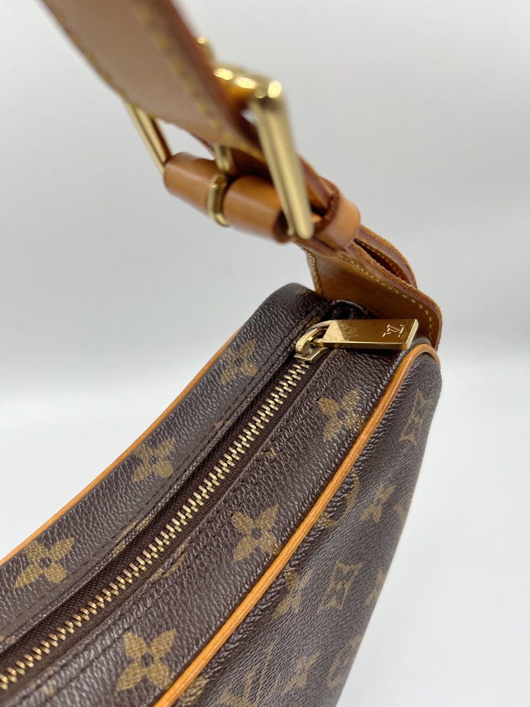 Louis Vuitton Croissant MM