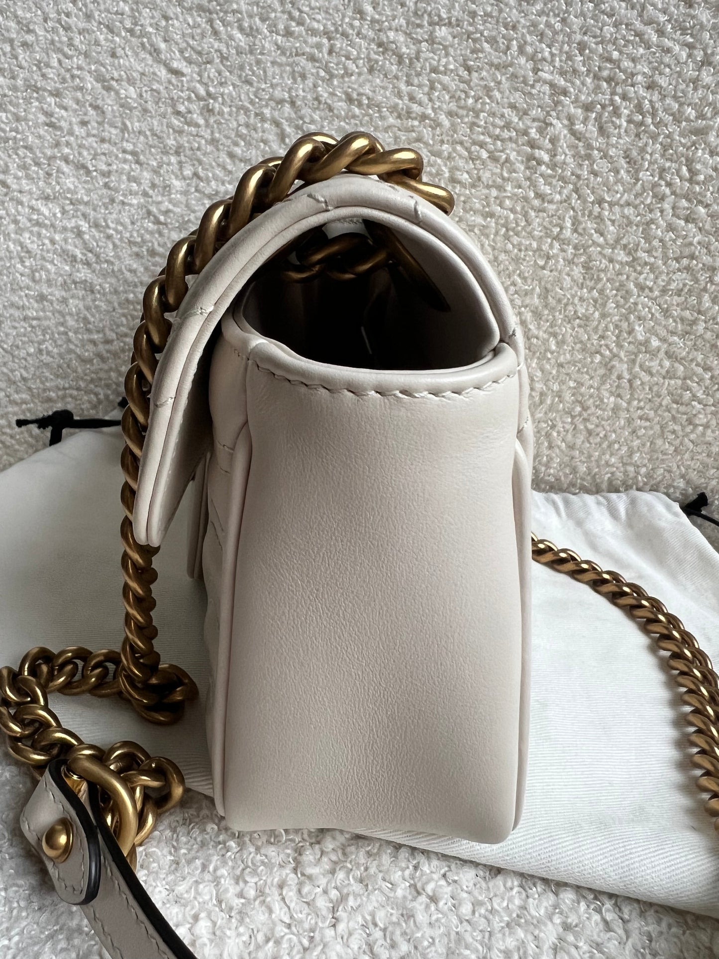 Gucci GG White Marmont Mini Shoulder Bag (RRP £1,890)