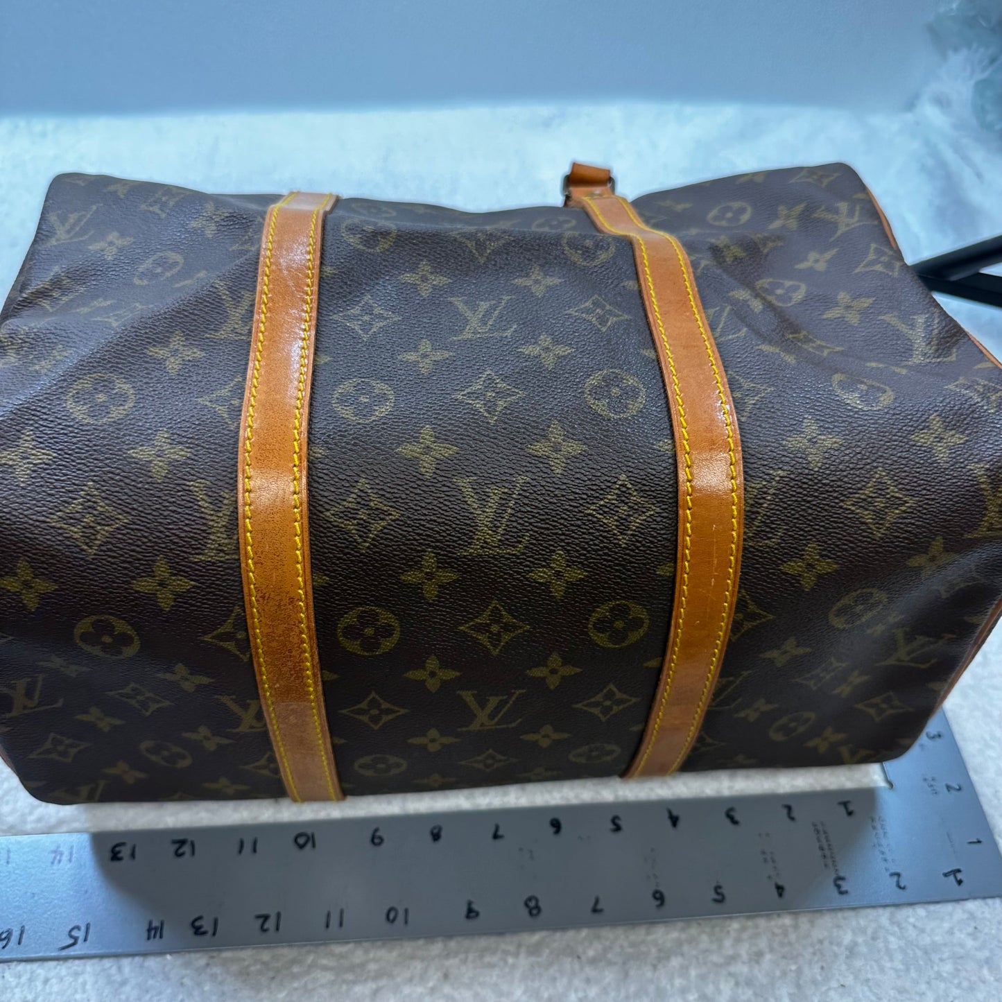 HandBag Luxury Designer By Louis Vuitton, Size: Medium