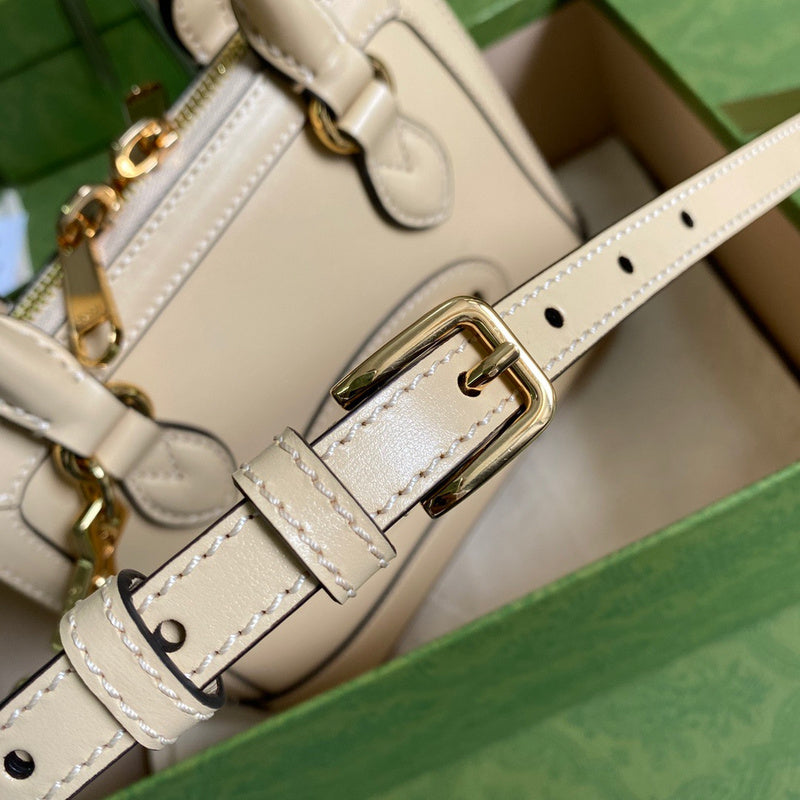 Gucci   Luxury Bags  1030