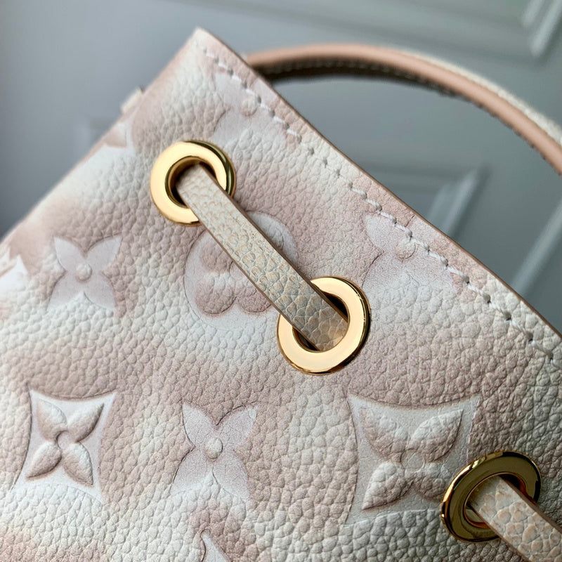Alice Bags- Louis Vuittons  - 16483