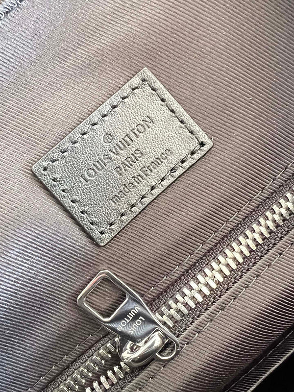 Alice Bags- Louis Vuittons  - 16258