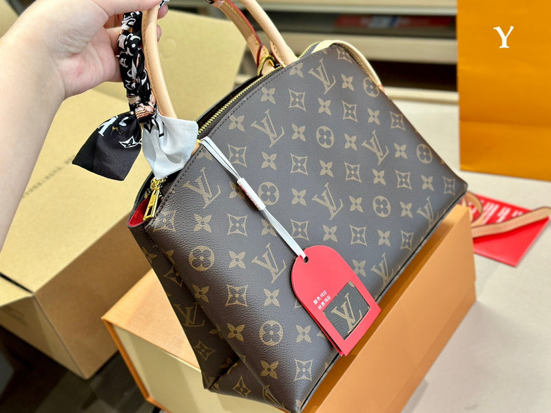 Alice bags - Louis Vuittons  - 15092