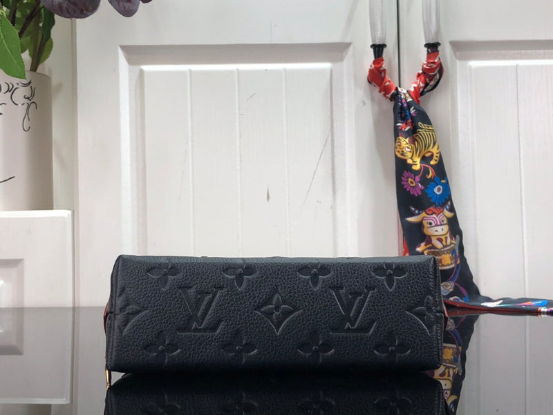 Alice Bags- Louis Vuittons  - 16529