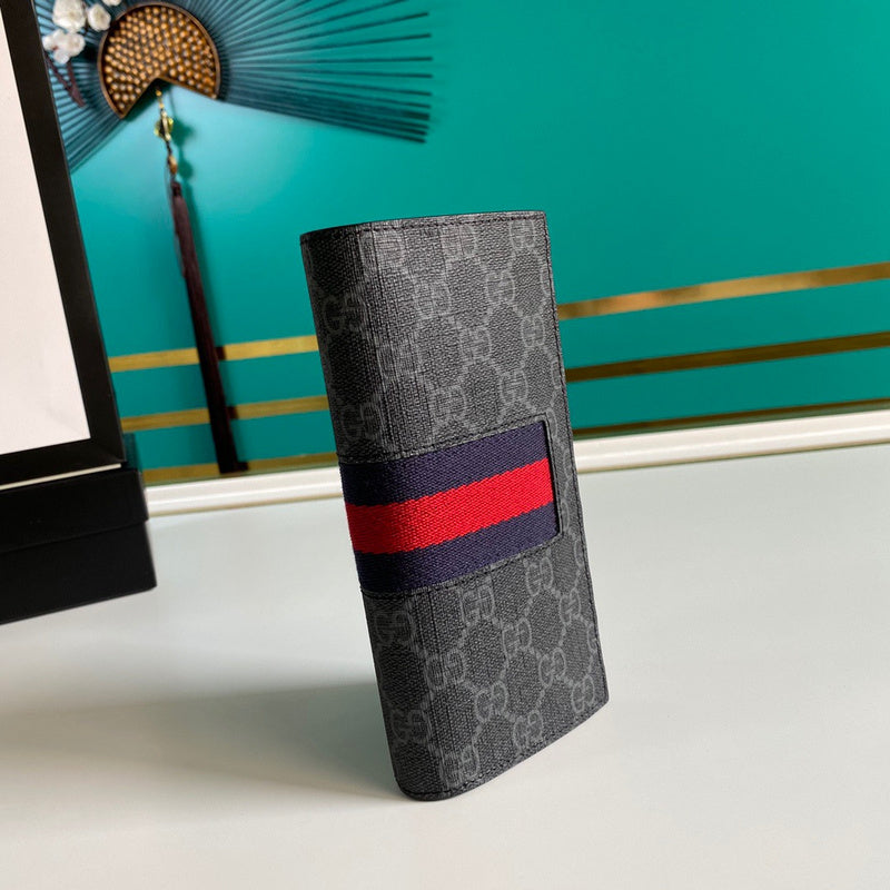 Gucci   Luxury Bags  944