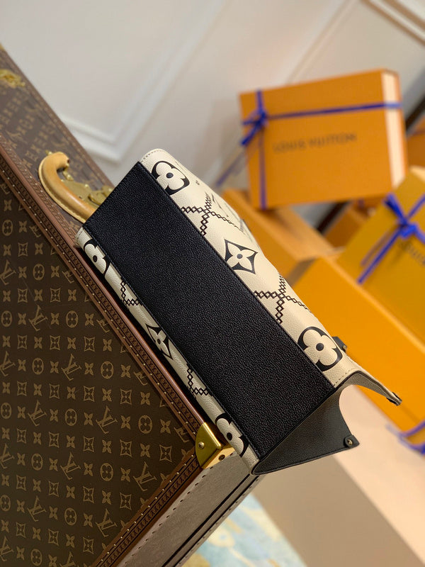 Alice Bags- Louis Vuittons  - 16578