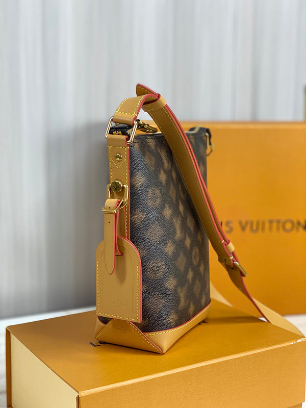 Alice Bags- Louis Vuittons  - 16439