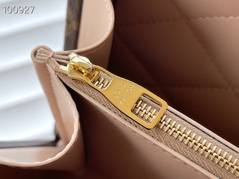 Alice Bags- Louis Vuittons  - 16512