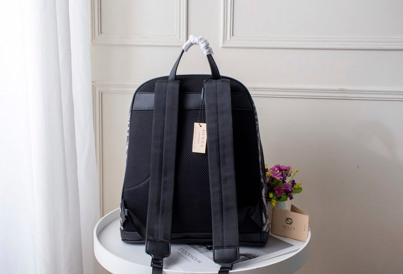 Gucci Bags - The Tote   1099