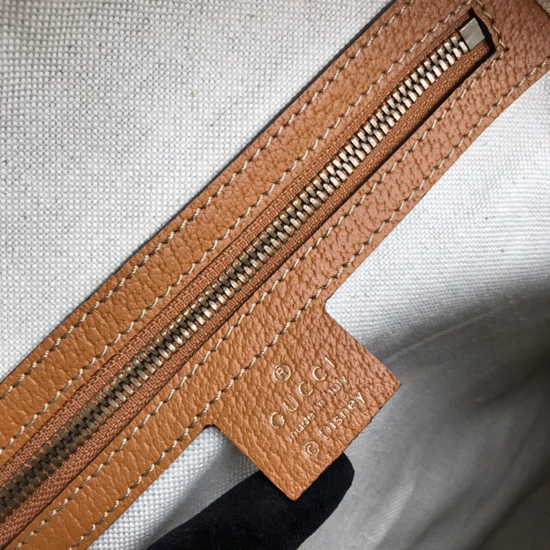 Gucci   Luxury Bags  990