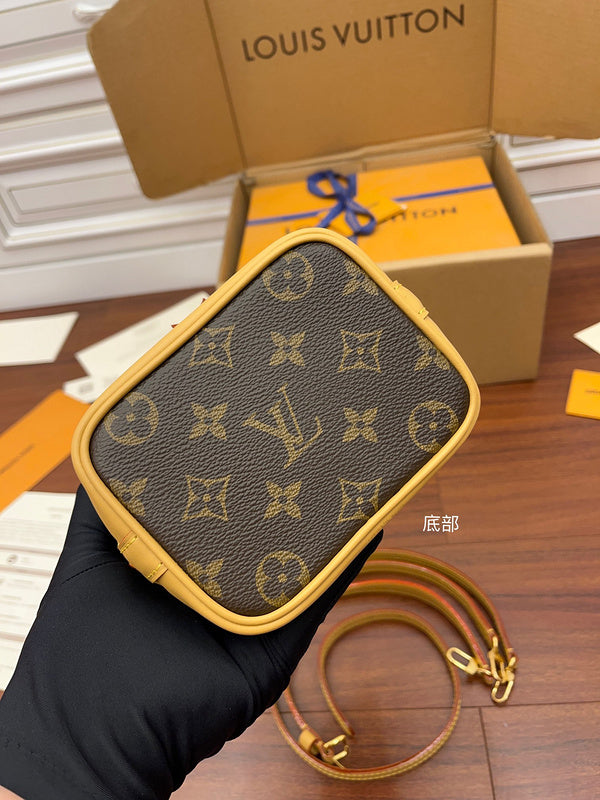 Alice Bags- Louis Vuittons  - 16637