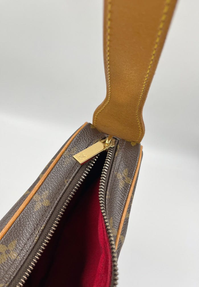 Louis Vuitton Croissant MM