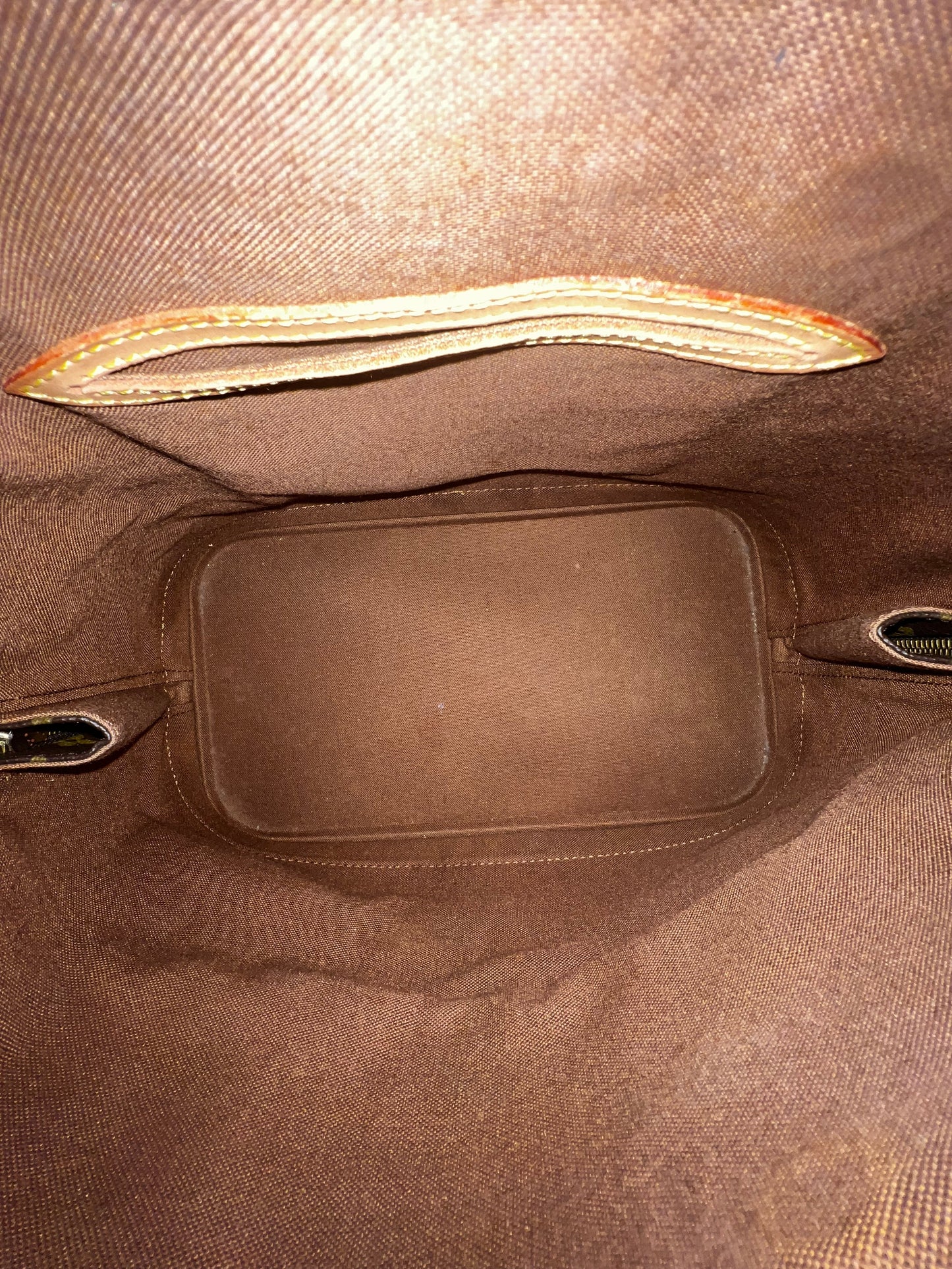 HandBag Luxury Designer Louis Vuitton, Size Medium