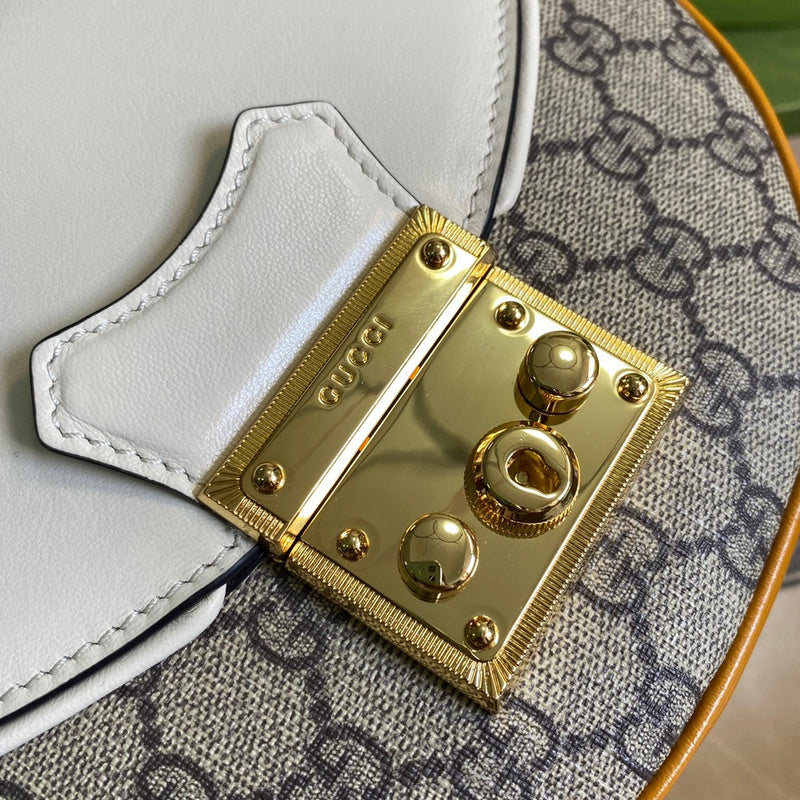 Gucci   Luxury Bags  1026