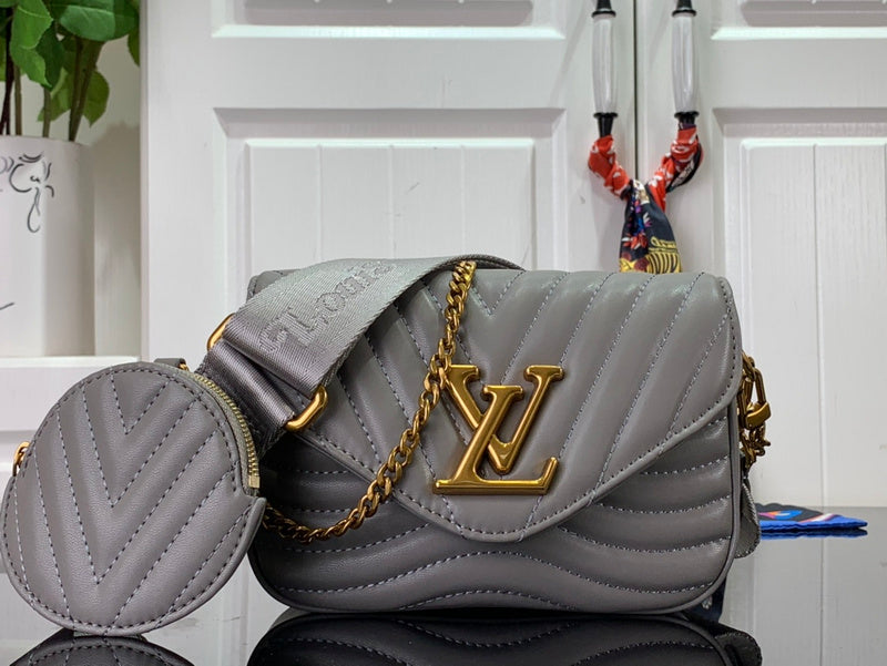 Alice Bags- Louis Vuittons  - 16433