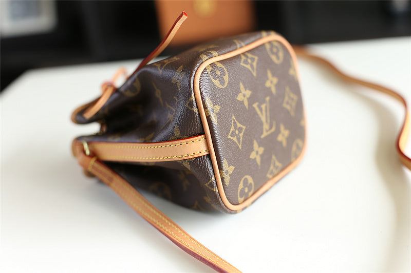 Alice bags - Louis Vuittons  - 9390