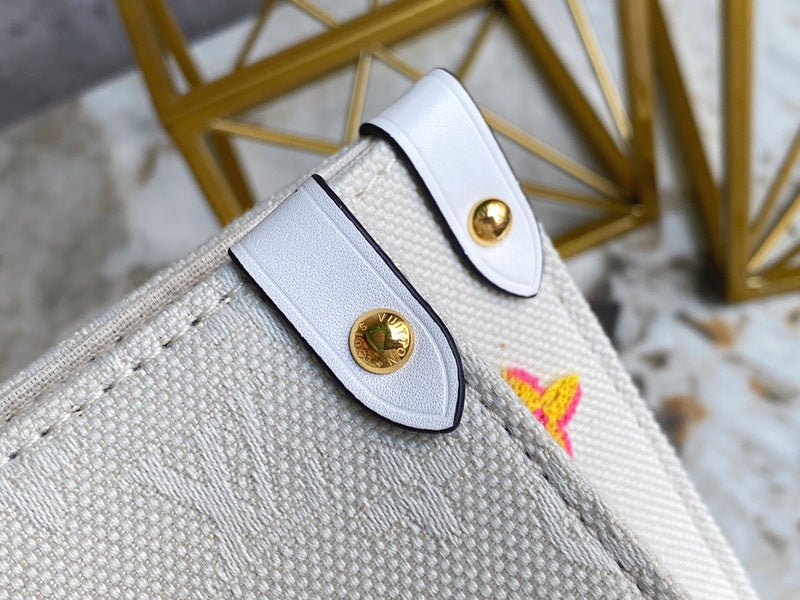 Alice Bags- Louis Vuittons  - 16528