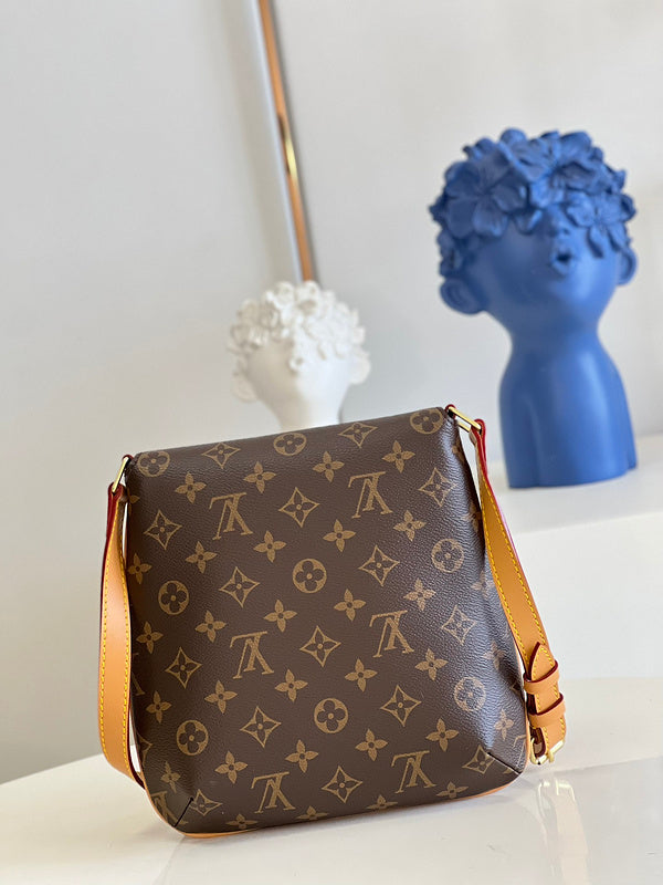 Alice Bags- Louis Vuittons  - 16414