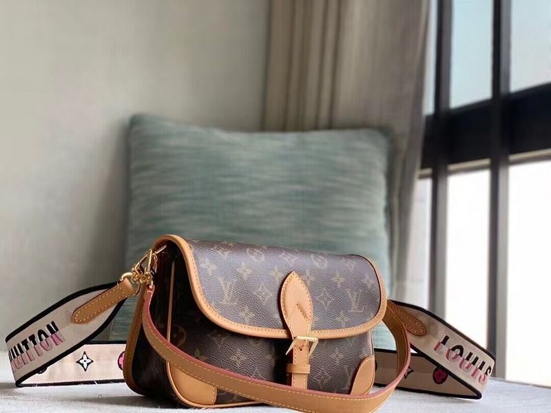 Alice bags - Louis Vuittons  - 15620