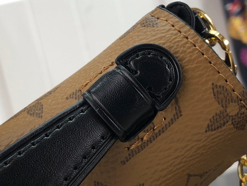 Alice Bags- Louis Vuittons  - 16534