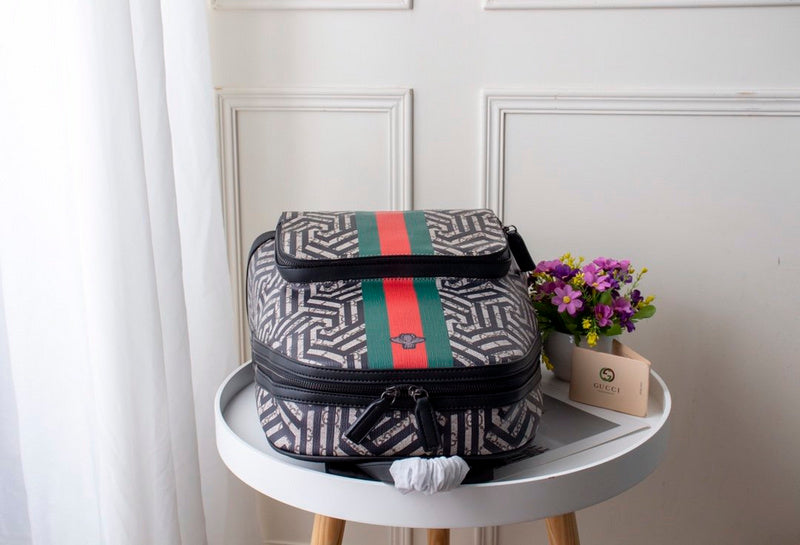 Gucci Bags - The Tote   1099