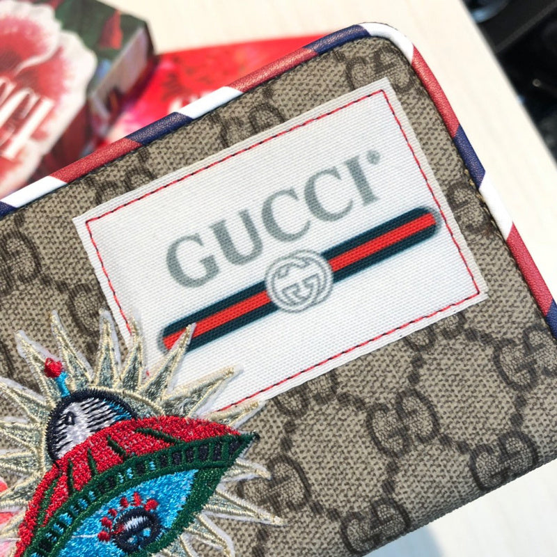 Gucci   Luxury Bags  890
