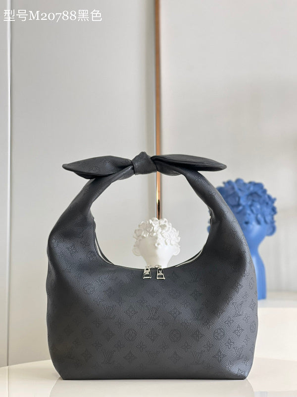 Alice Bags- Louis Vuittons  - 16362