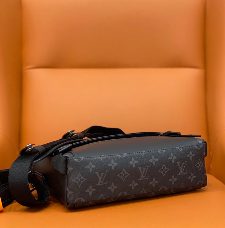 Alice Bags- Louis Vuittons  - 16242