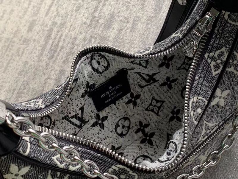 Alice Bags- Louis Vuittons  - 16024